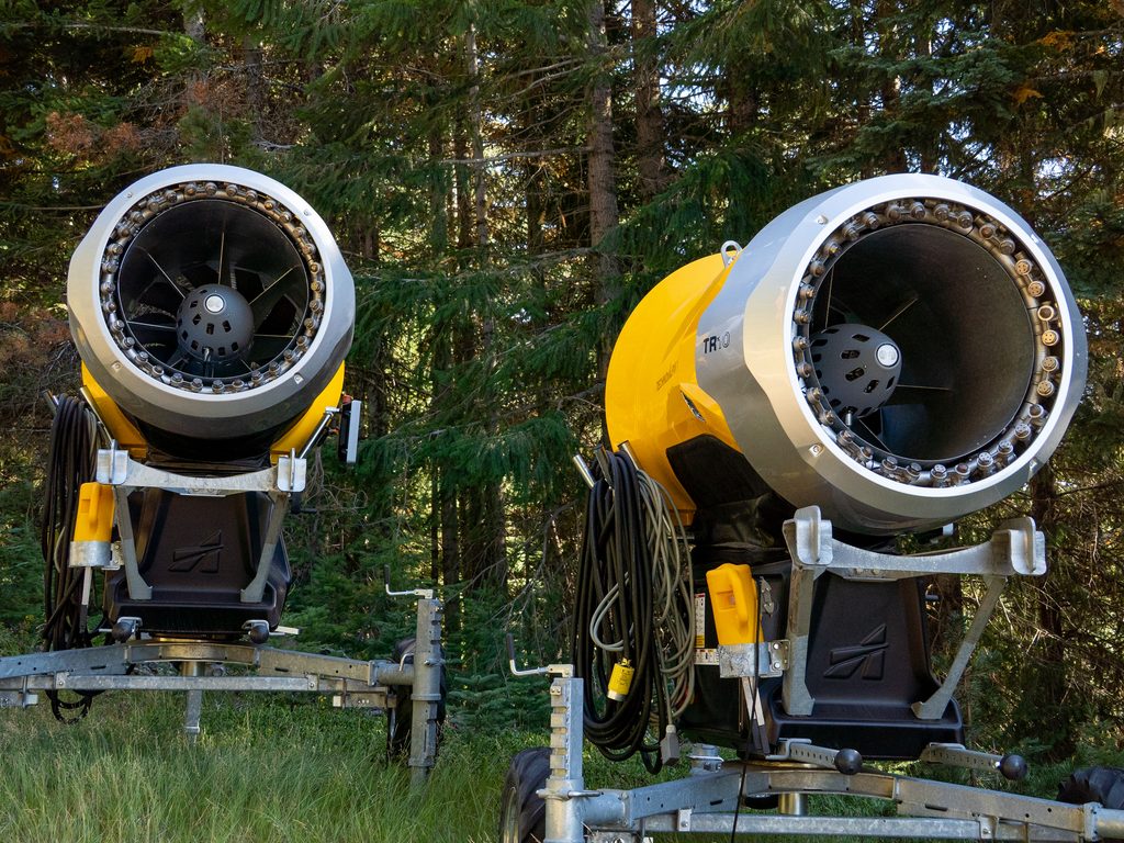 Two TR-12 Snowguns at Willamette Pass